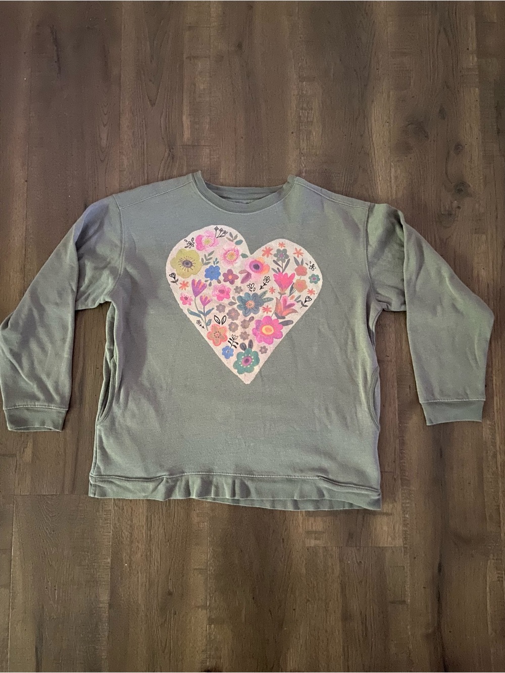 NATURAL LIFE Sage Green Floral Heart Pullover